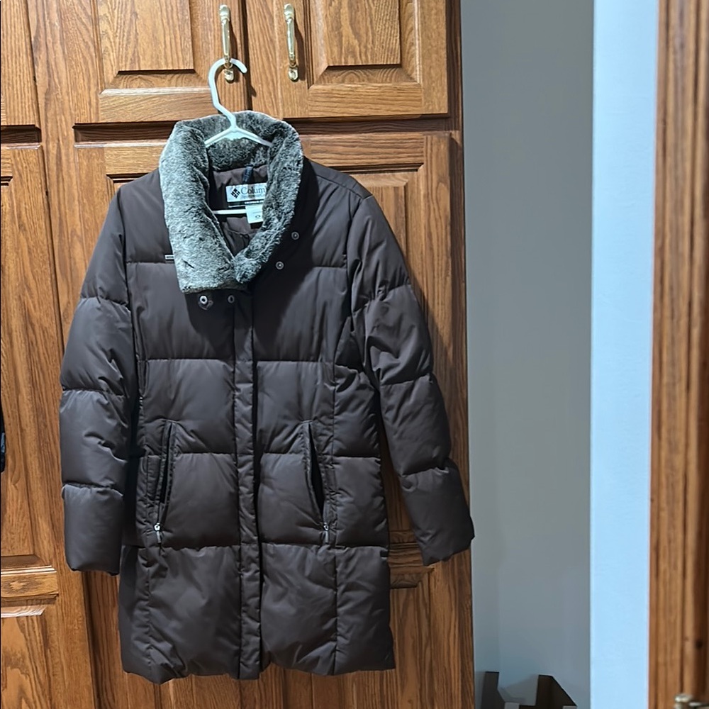 Columbia Brown Puffer Jacket with Faux Fur Collar